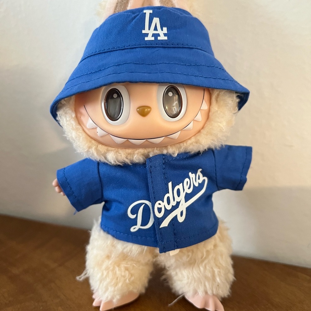 Labubu Dodger outfit